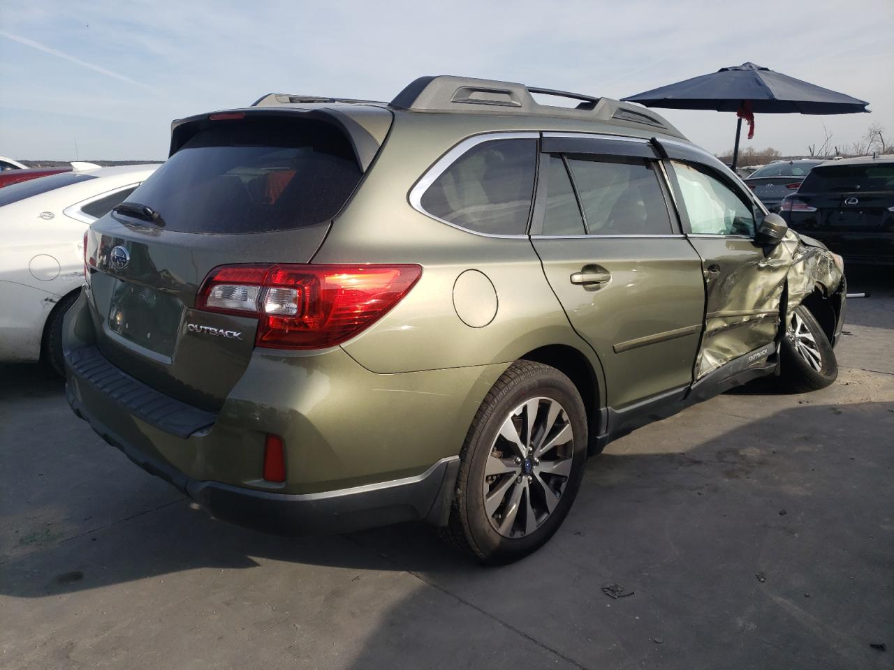 Photo 4 from auction – 2015 SUBARU OUTBACK 2. with VIN 4S4BSBNC3F3350730