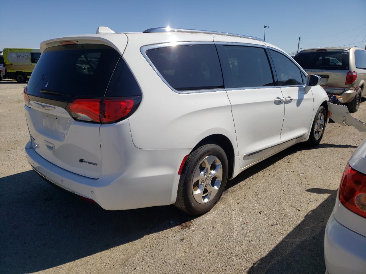 Фото 4 с аукциона – 2018 CHRYSLER PACIFICA H с VIN 2C4RC1N78JR339705
