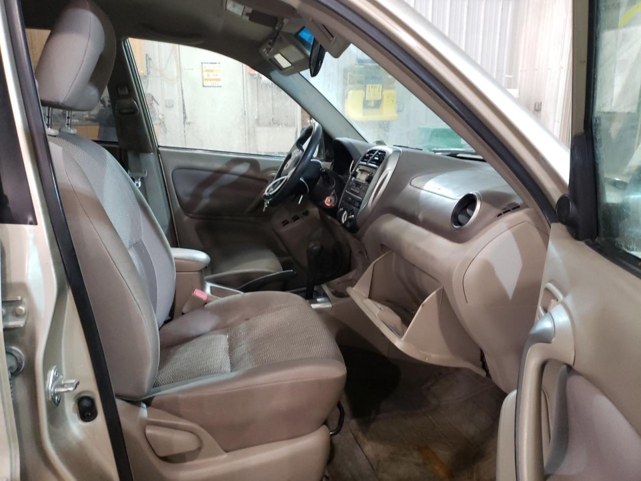 Photo 5 from auction – 2005 TOYOTA RAV4 with VIN JTEGD20V250094234