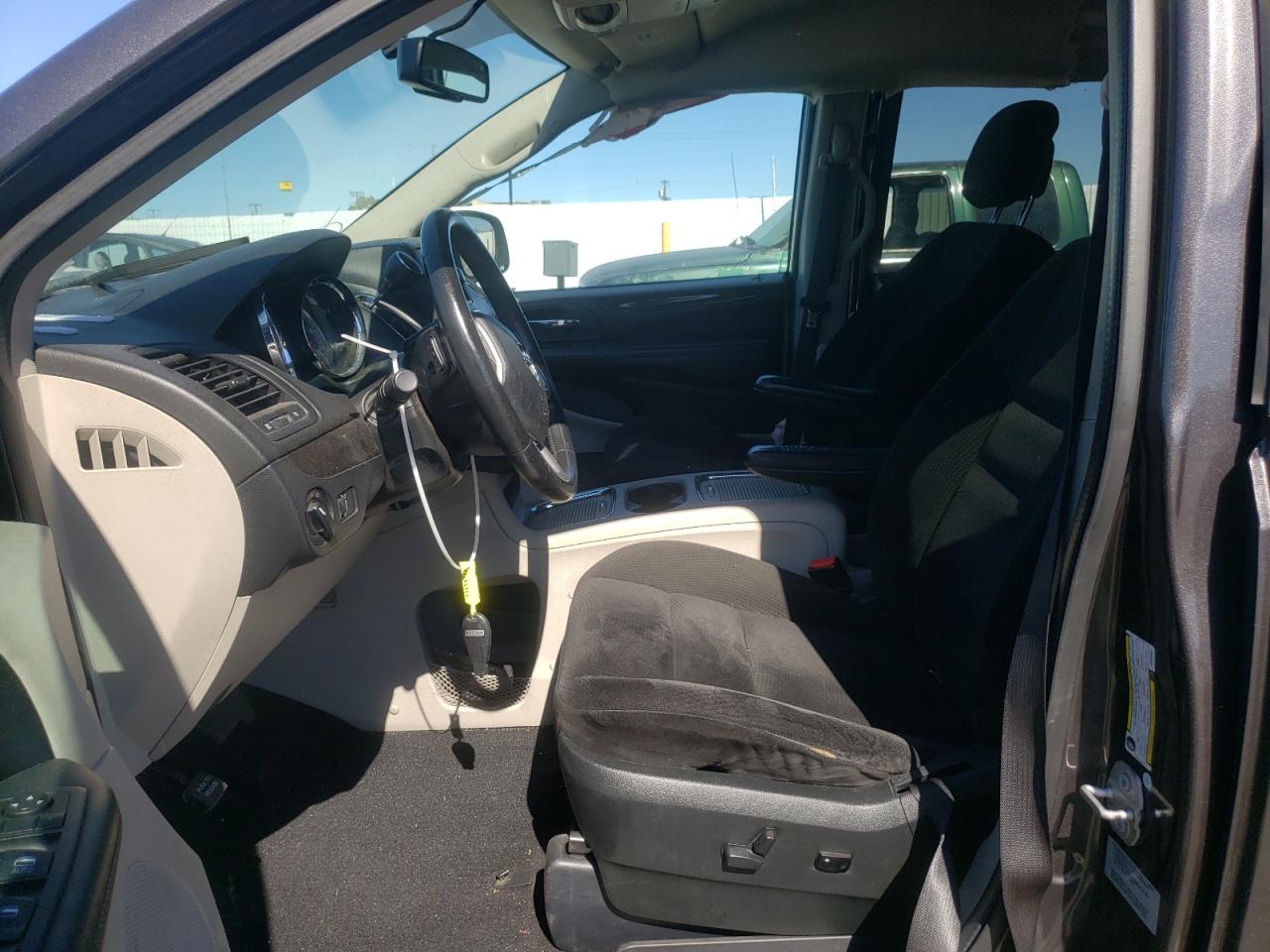 Photo 5 from auction – 2016 DODGE GRAND CARA with VIN 2C4RDGCG3GR395501
