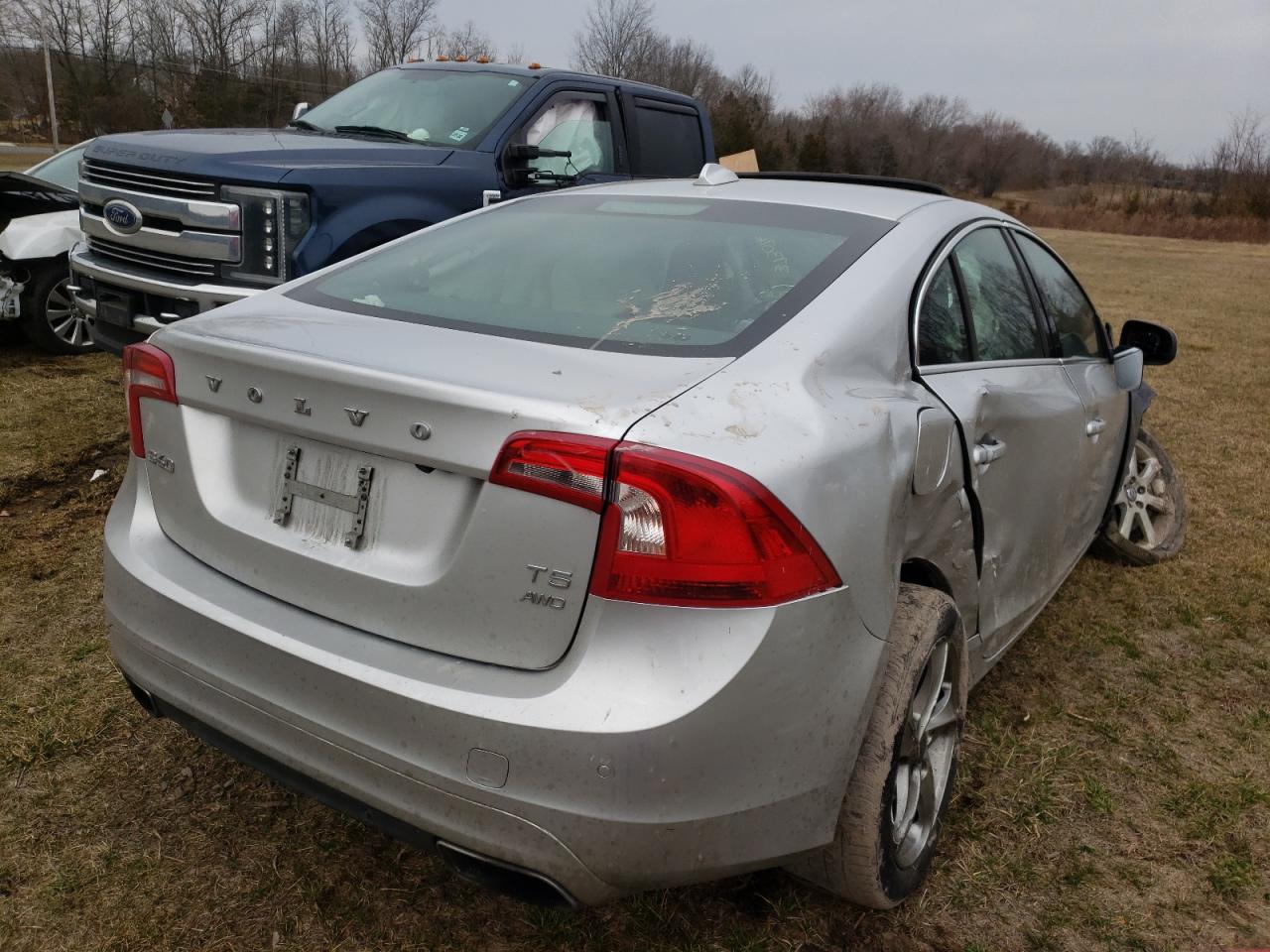 Photo 4 from auction – 2016 VOLVO S60 PREMIE with VIN YV1612TKXG2396141