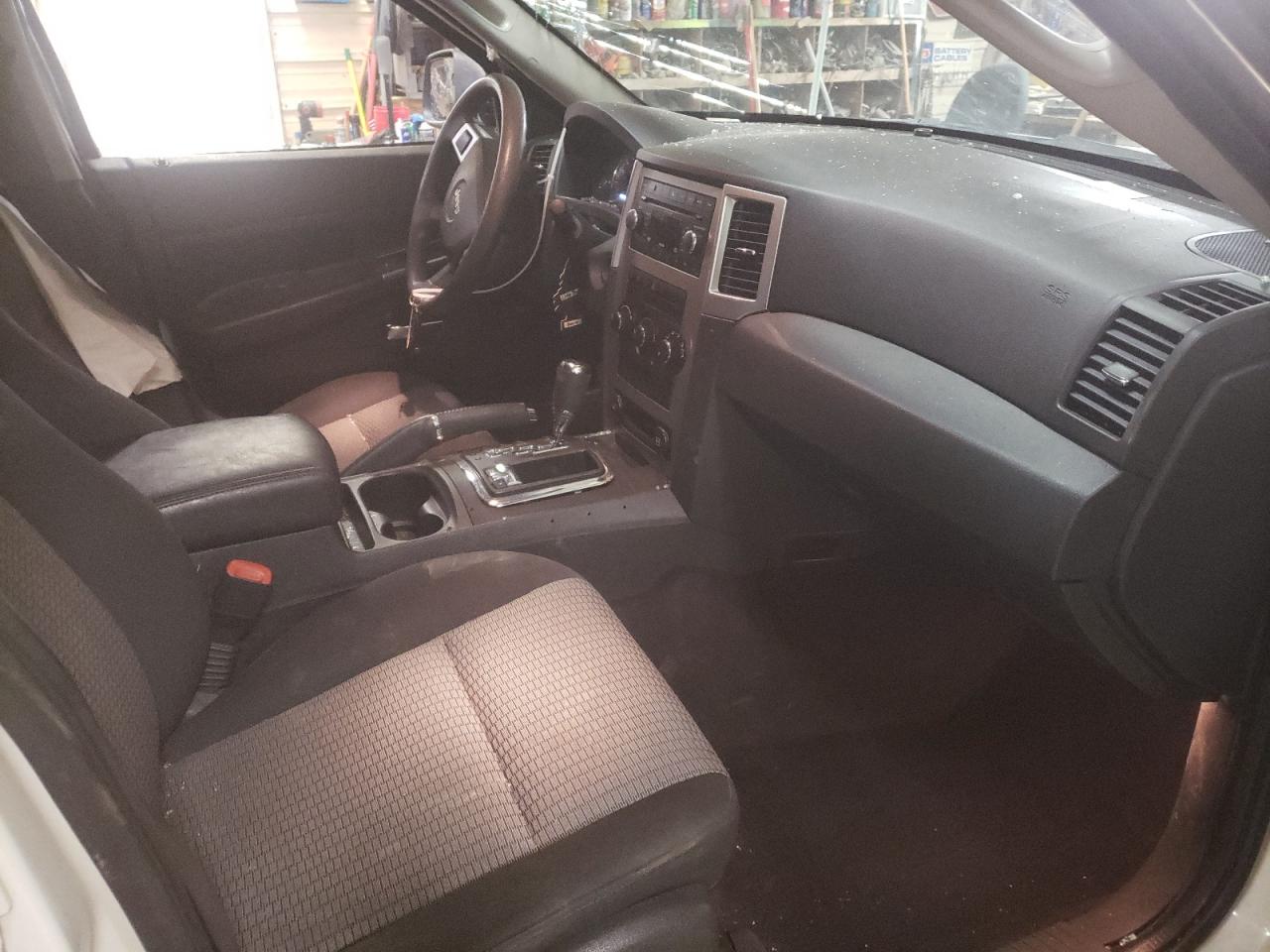 Photo 5 from auction – 2009 JEEP GRAND CHER with VIN 1J8HR48P19C550085