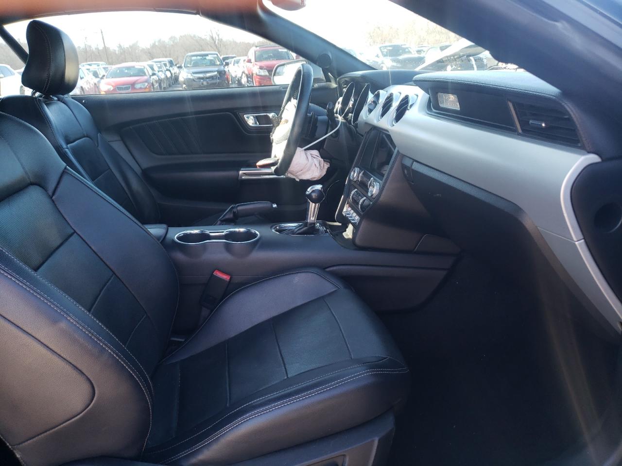 Photo 5 from auction – 2017 FORD MUSTANG with VIN 1FATP8UH6H5220612