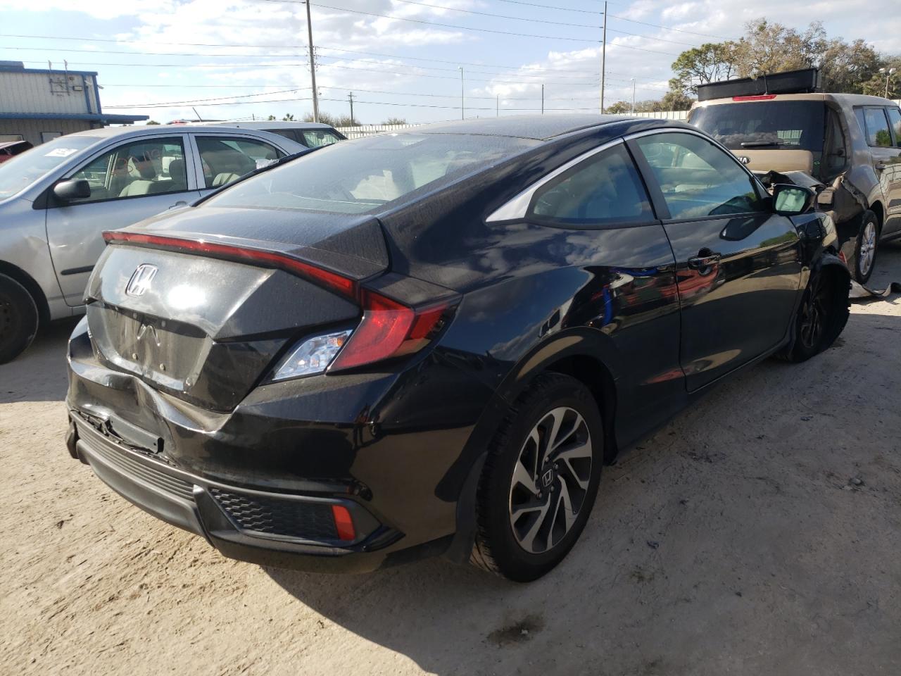 Photo 4 from auction – 2017 HONDA CIVIC LX with VIN 2HGFC4B06HH304027