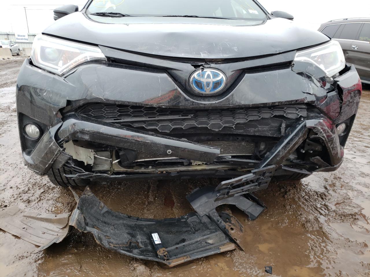 Photo 9 from auction – 2017 TOYOTA RAV4 HV SE with VIN JTMJJREV0HD102767