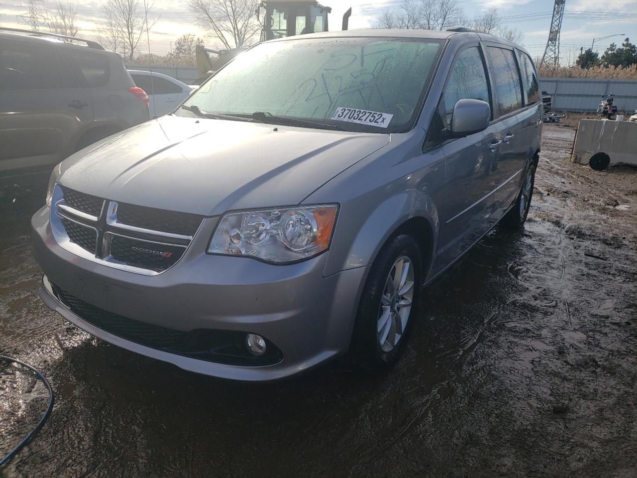 Photo 2 from auction – 2013 DODGE GRAND CARA with VIN 2C4RDGCG1DR609686