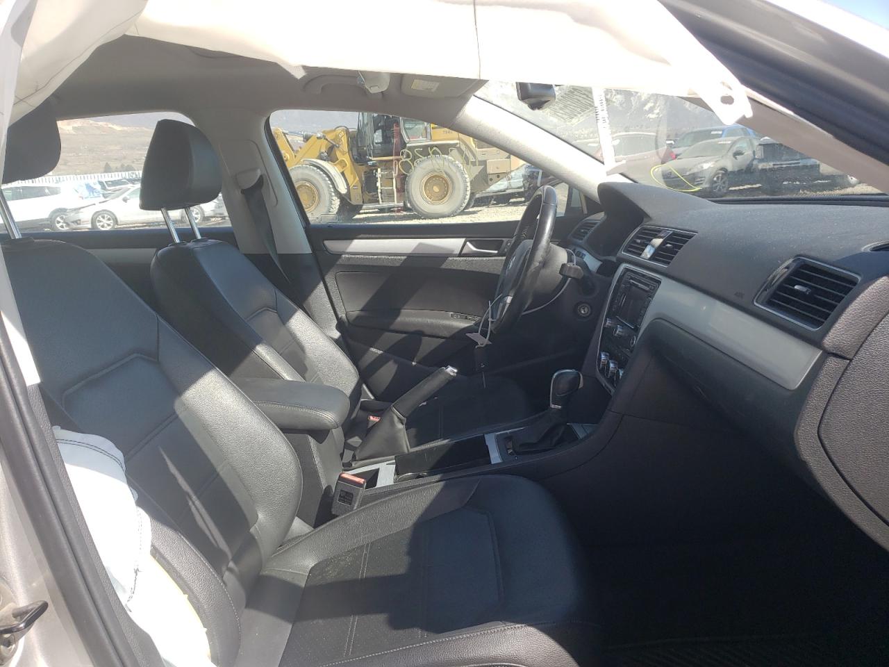 Photo 5 from auction – 2012 VOLKSWAGEN PASSAT SE with VIN 1VWBN7A39CC017083