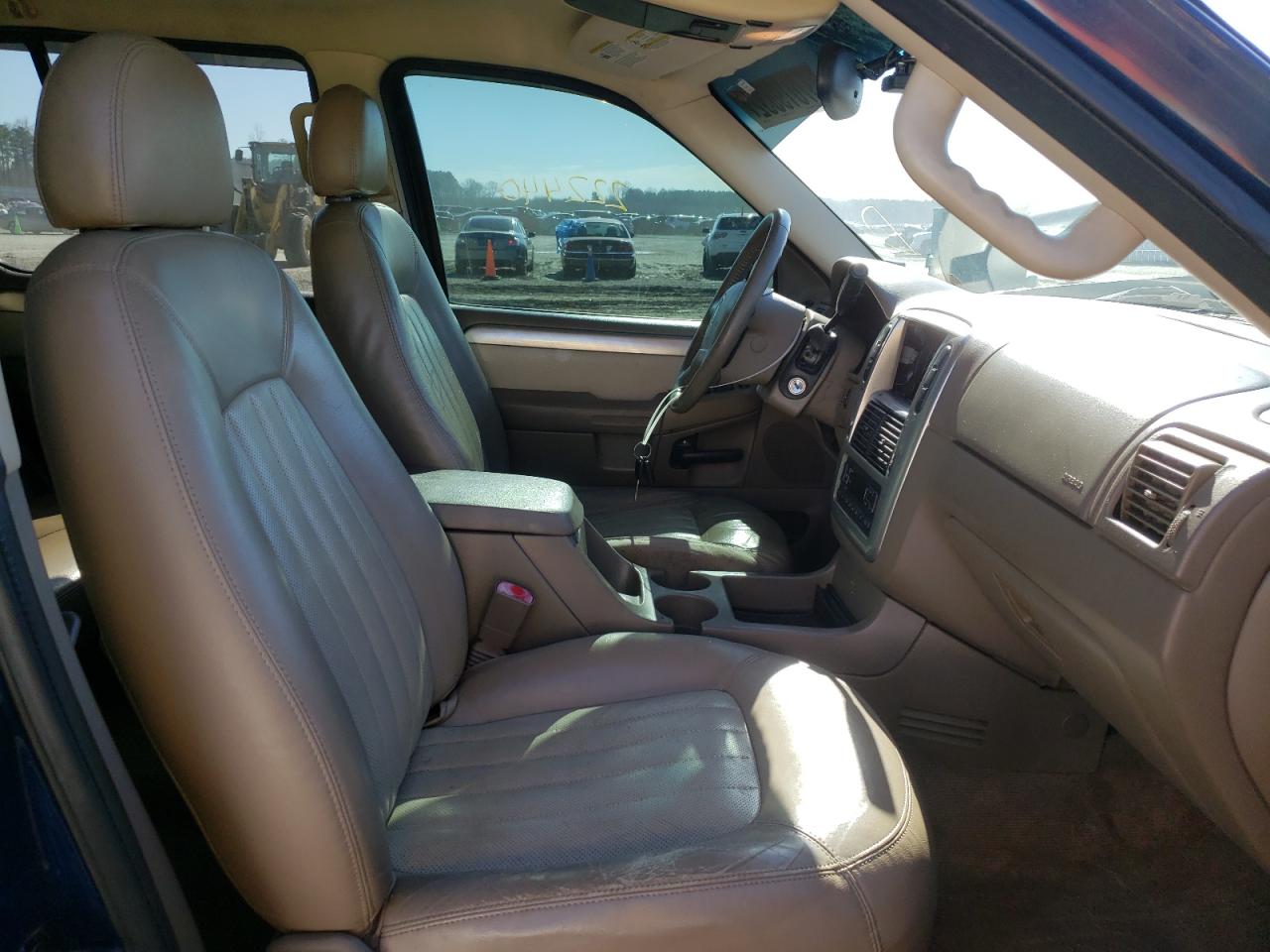 Photo 5 from auction – 2004 MERCURY MOUNTAINEE with VIN 4M2ZU86W04ZJ31088