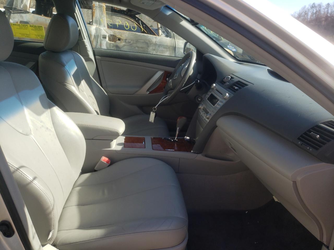 Photo 5 from auction – 2011 TOYOTA CAMRY BASE with VIN 4T1BF3EK9BU180525