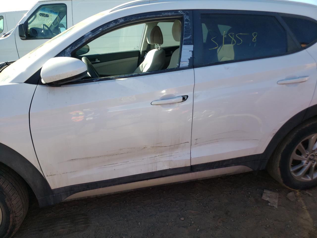 Photo 9 from auction – 2017 HYUNDAI TUCSON LIM with VIN KM8J3CA44HU313678