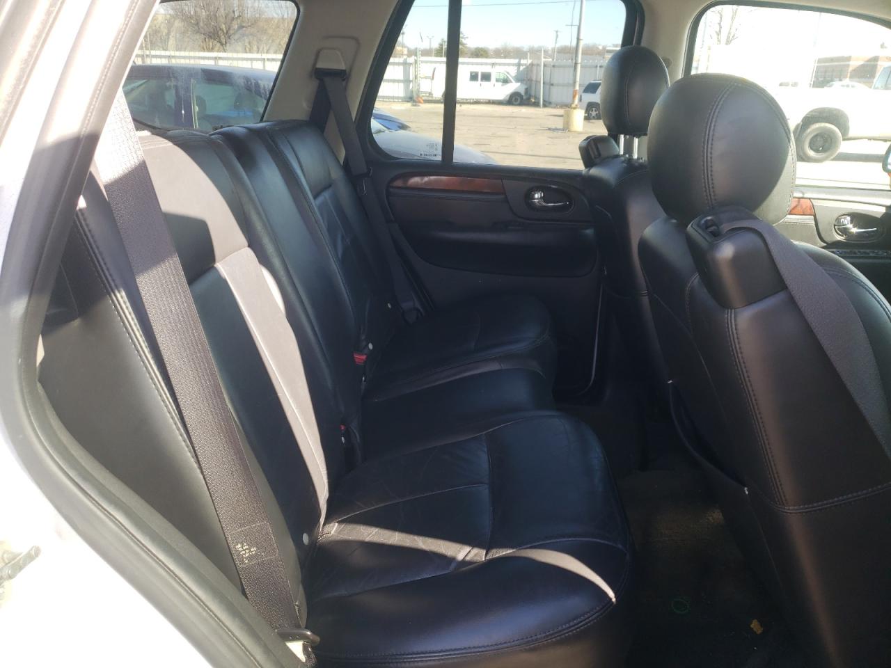 Photo 6 from auction – 2005 GMC ENVOY with VIN 1GKDT13S552356164