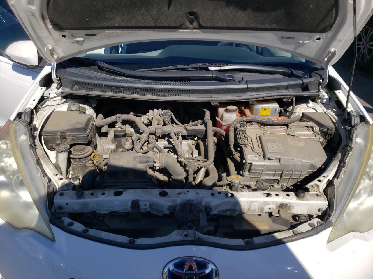 Photo 7 from auction – 2012 TOYOTA PRIUS C with VIN JTDKDTB37C1513802