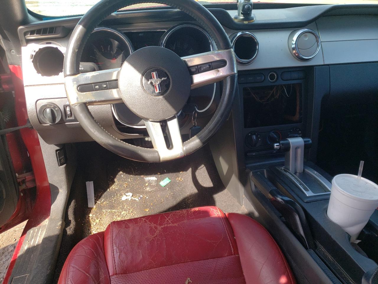 Photo 9 from auction – 2005 FORD MUSTANG with VIN 1ZVFT80N955244667