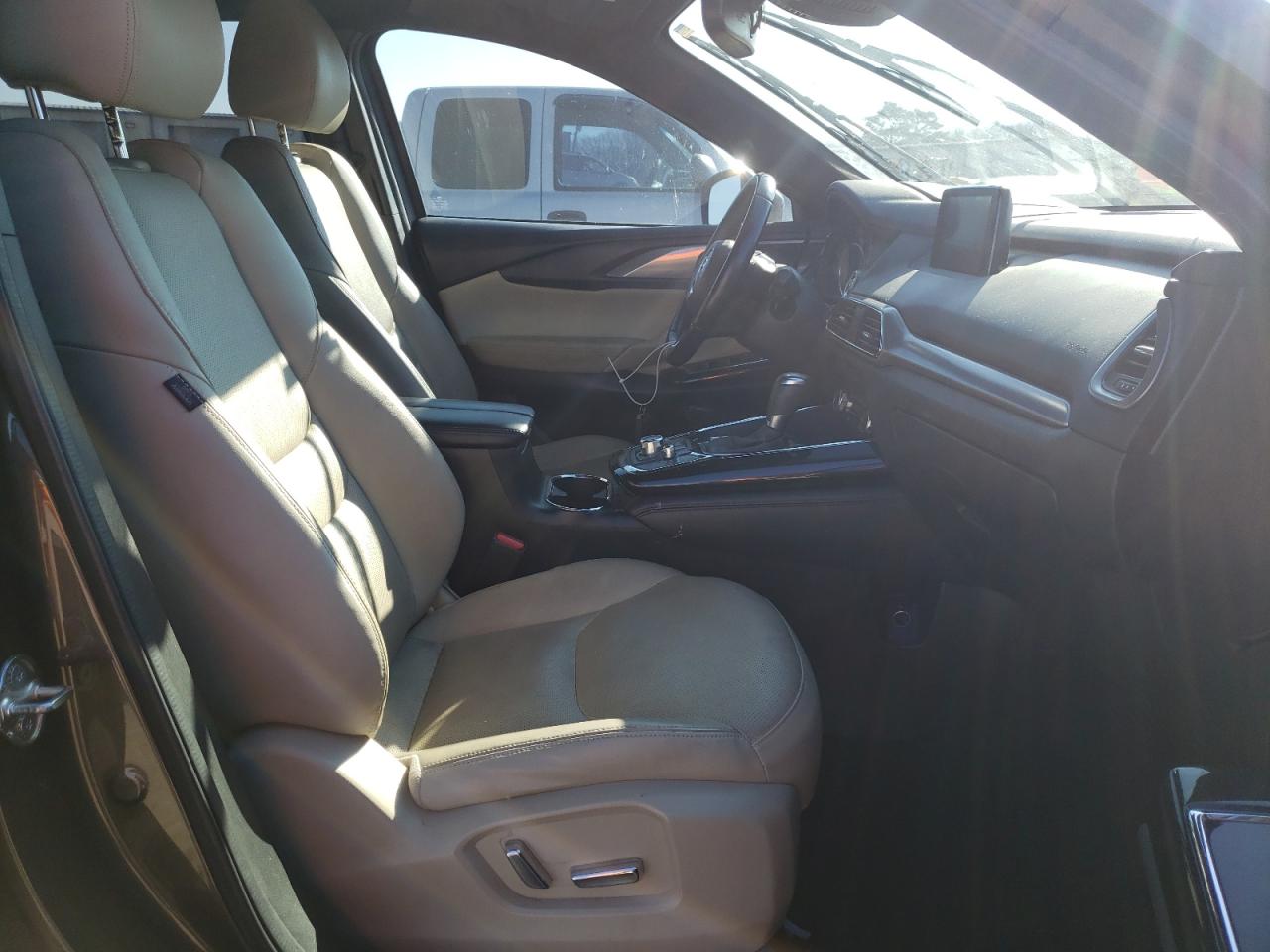 Photo 5 from auction – 2016 MAZDA CX-9 GRAND with VIN JM3TCADY2G0121897
