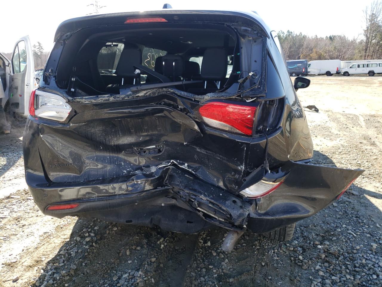 Photo 9 from auction – 2020 CHRYSLER PACIFICA T with VIN 2C4RC1BG1LR192568