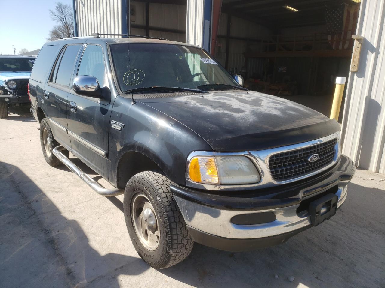 FORD EXPEDITION 1998 with VIN 1FMRU18W6WLC44880 - Photo from auction