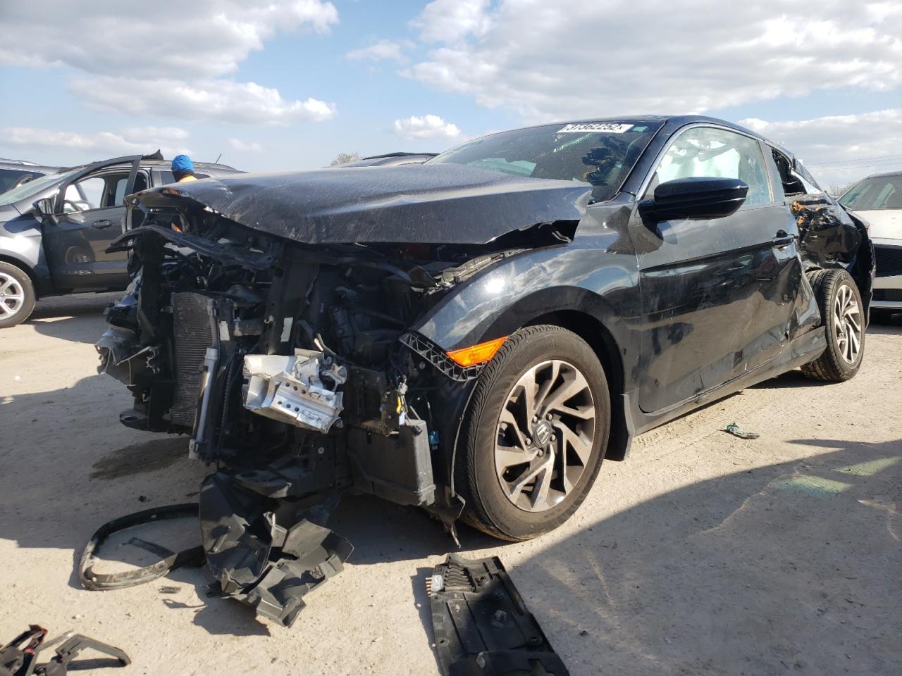 Photo 2 from auction – 2017 HONDA CIVIC LX with VIN 2HGFC4B06HH304027