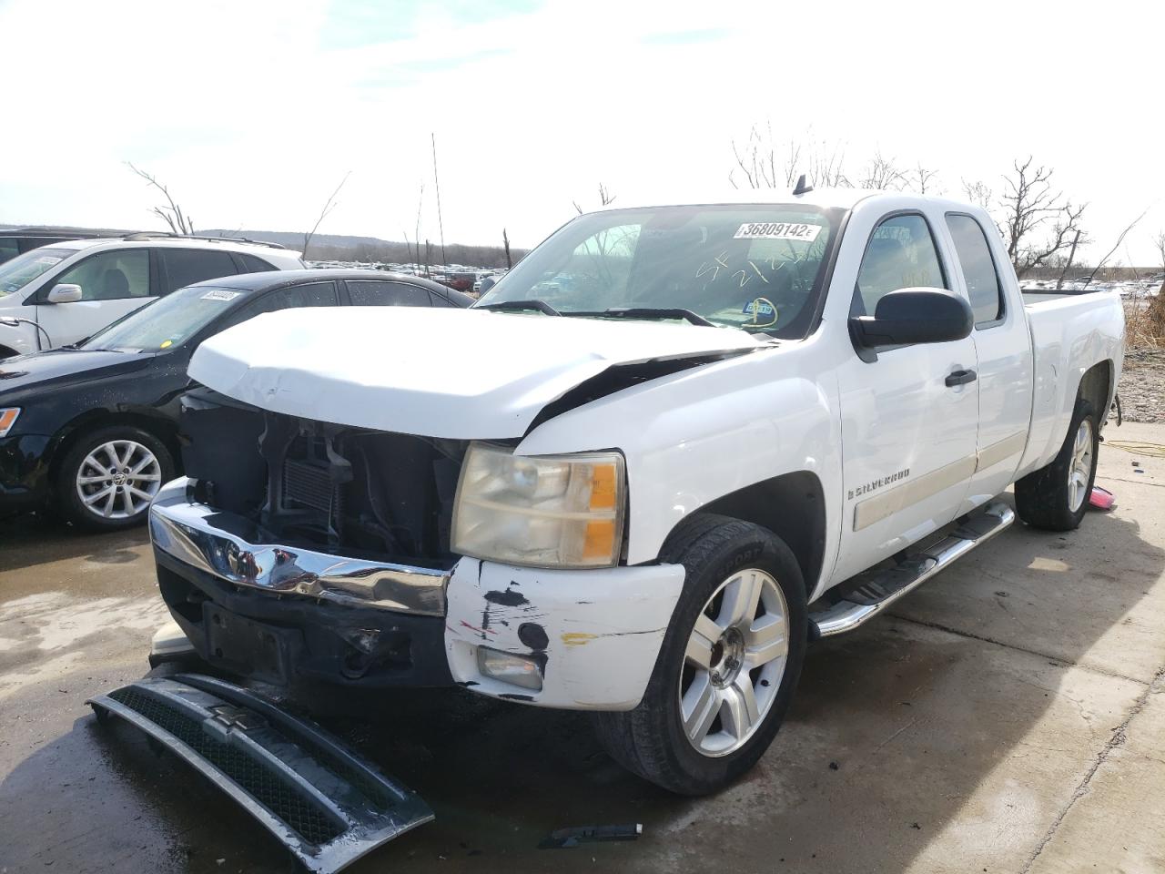 Photo 2 from auction – 2007 CHEVROLET SILVERADO with VIN 1GCEC19J97Z544663