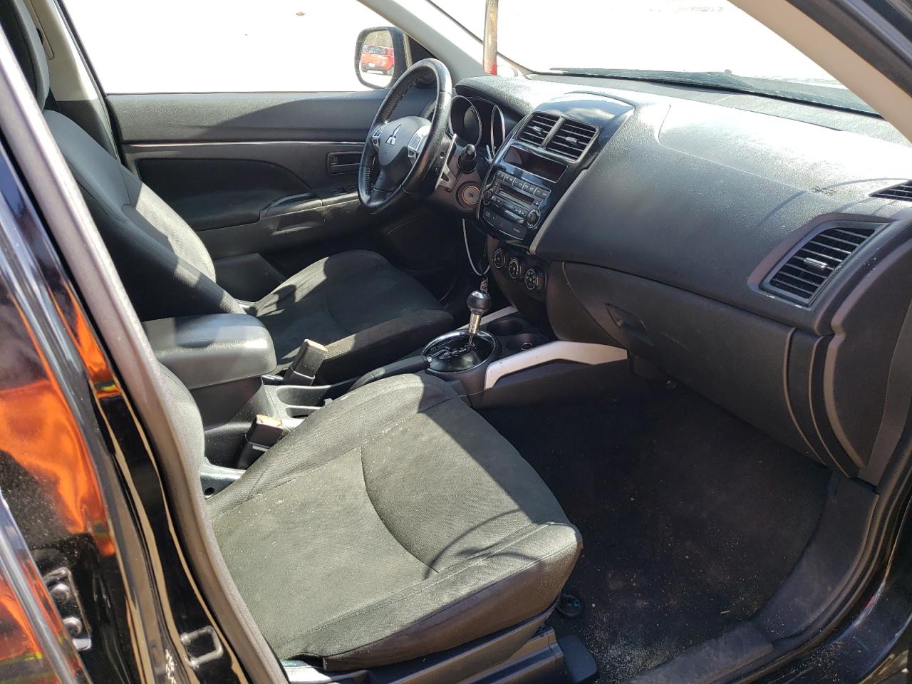Zdjęcie 5 z aukcji – 2013 MITSUBISHI OUTLANDER z VIN 4A4AP3AU4DE012639