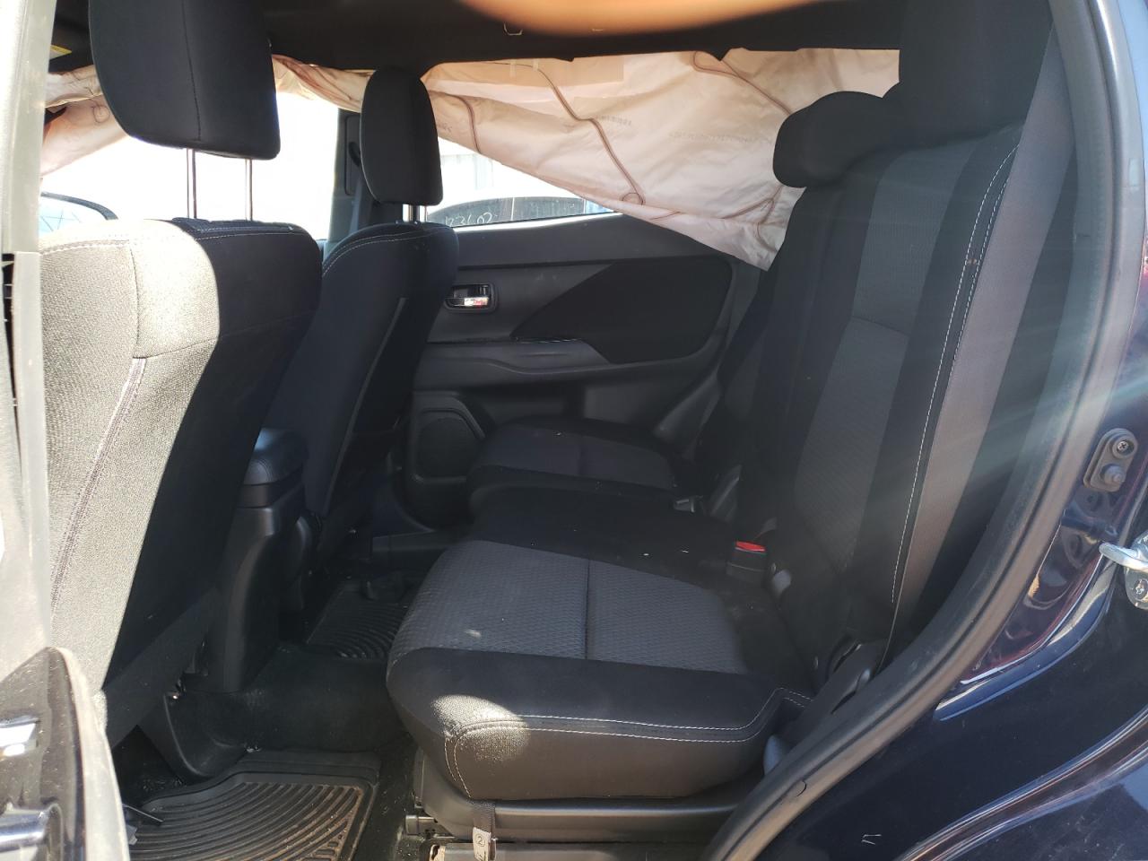 Photo 6 from auction – 2018 MITSUBISHI OUTLANDER with VIN JA4AD3A33JZ019426