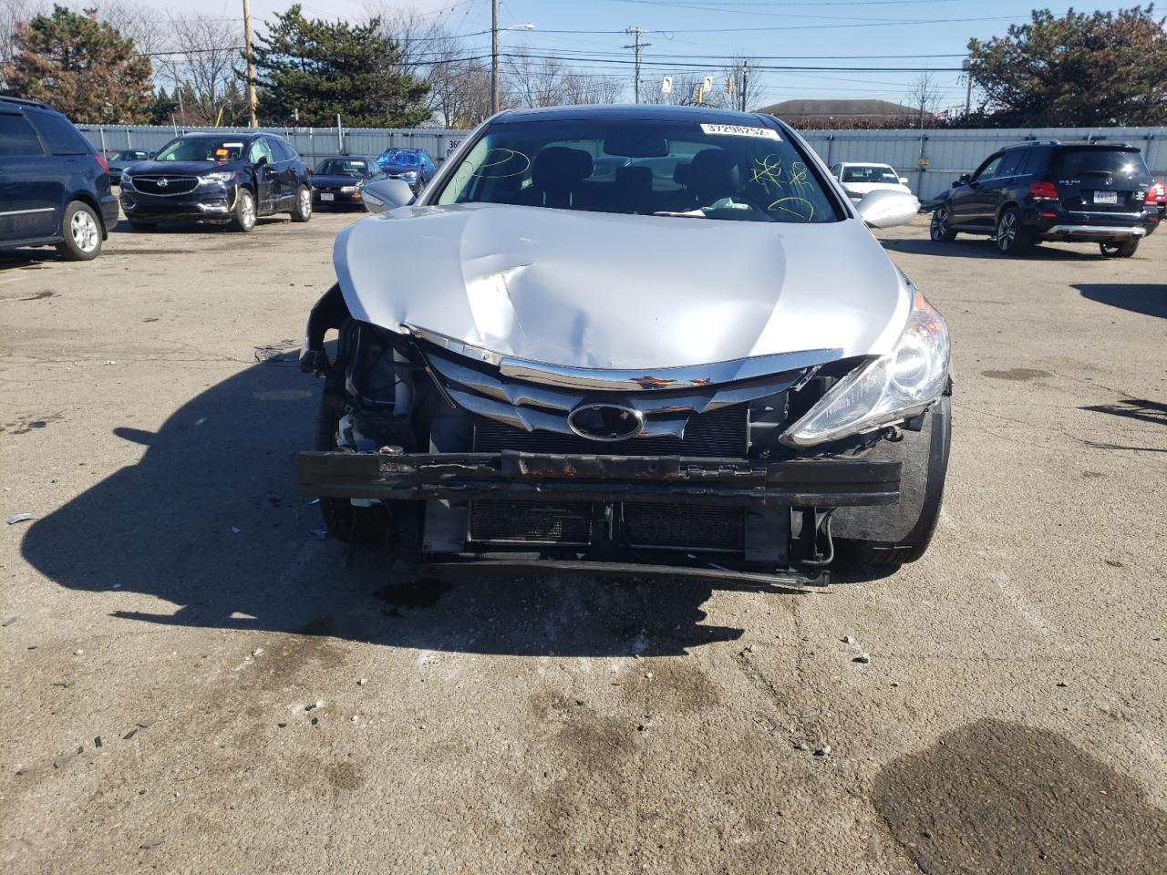 Photo 9 from auction – 2012 HYUNDAI SONATA SE with VIN 5NPEC4AC0CH377741