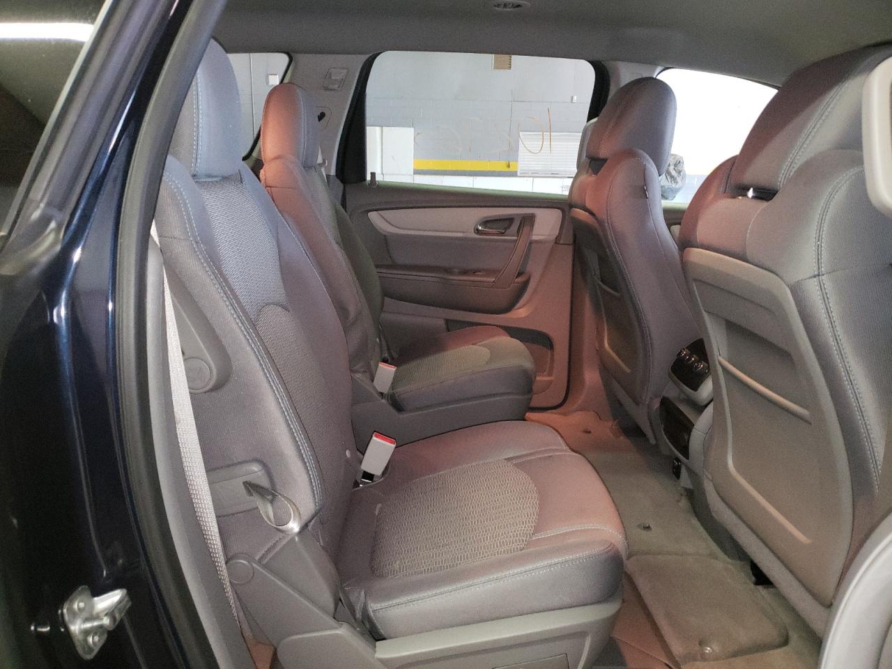 Photo 6 from auction – 2015 CHEVROLET TRAVERSE L with VIN 1GNKVGKD3FJ342409