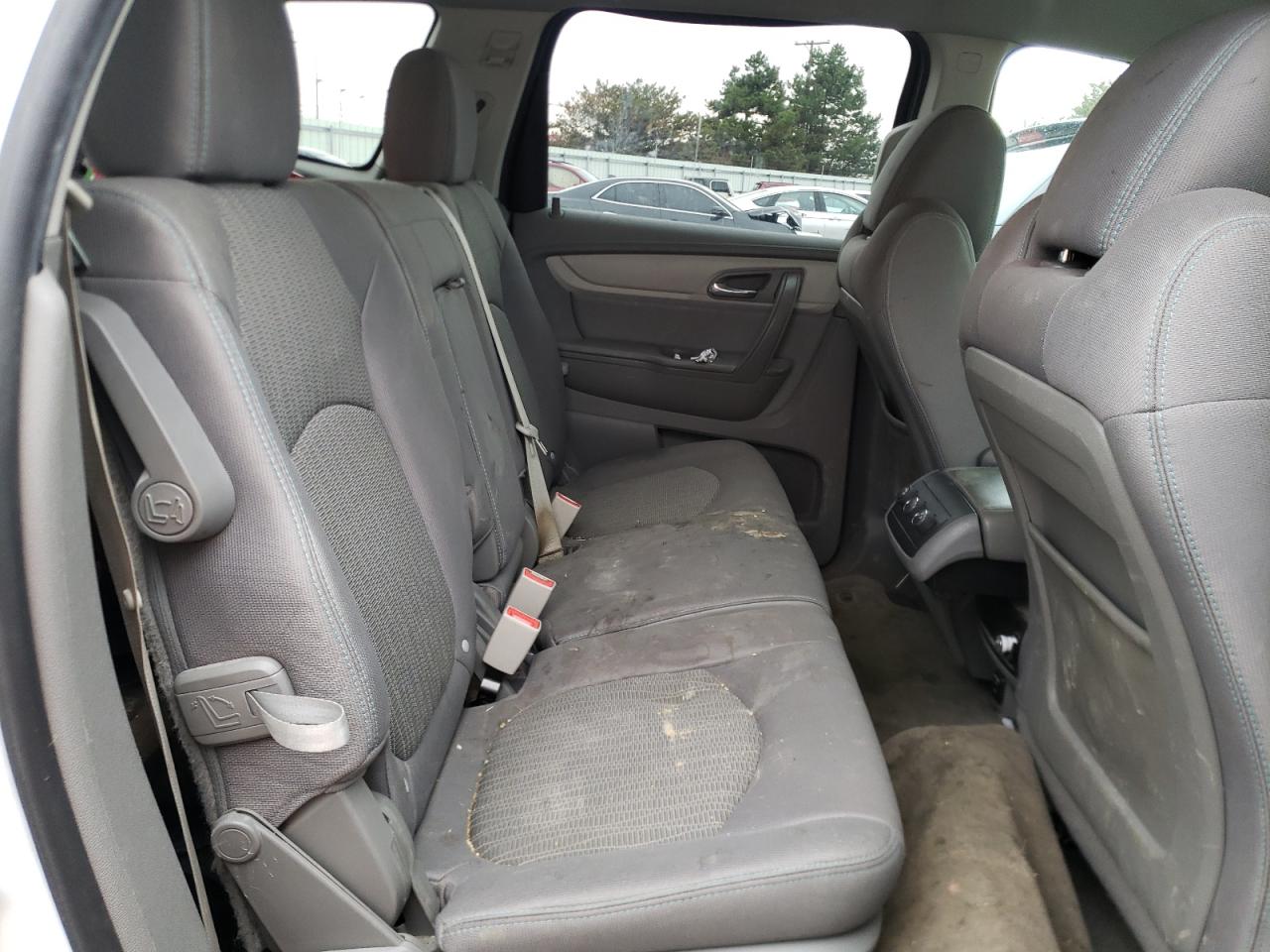 Photo 6 from auction – 2016 CHEVROLET TRAVERSE L with VIN 1GNKRFED1GJ299992