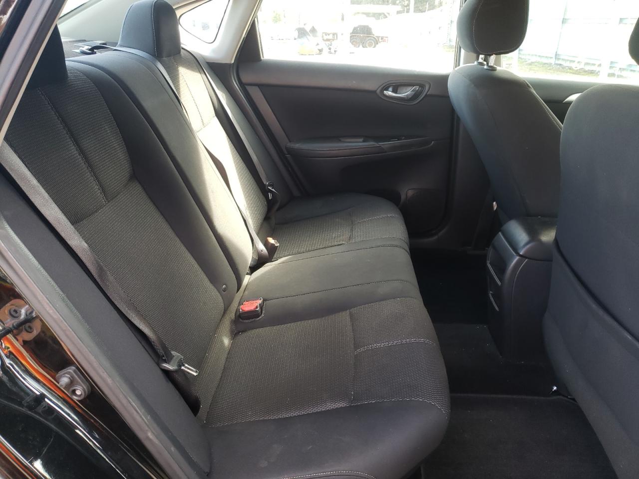 Photo 6 from auction – 2017 NISSAN SENTRA S with VIN 3N1AB7AP3HY387053