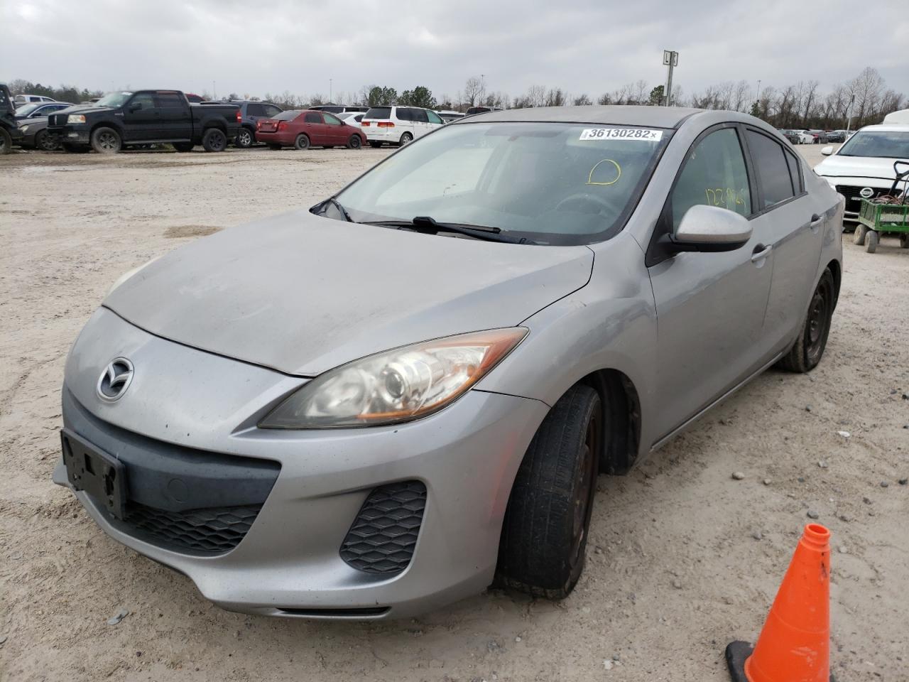 Photo 2 from auction – 2012 MAZDA 3 I with VIN JM1BL1UF7C1508047