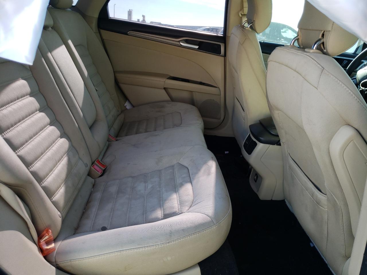 Photo 6 from auction – 2014 FORD FUSION SE with VIN 3FA6P0H75ER221663