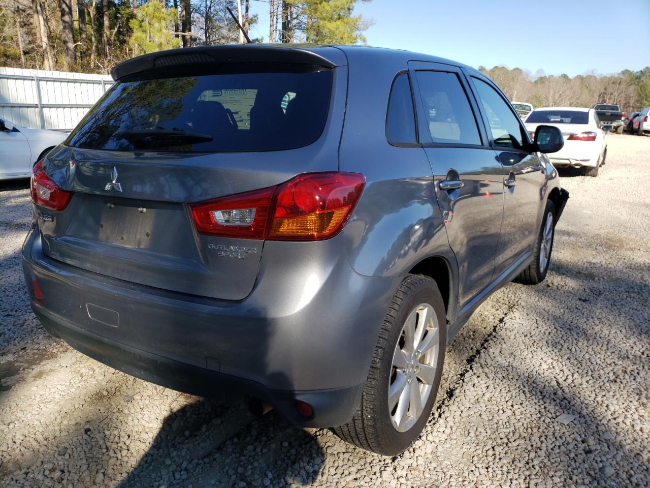 Photo 4 from auction – 2015 MITSUBISHI OUTLANDER with VIN 4A4AP3AUXFE061301