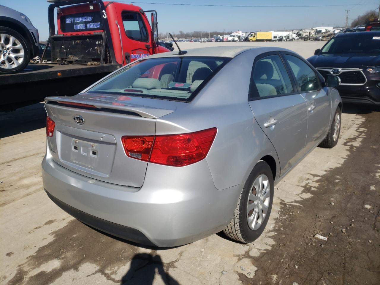 Photo 4 from auction – 2011 KIA FORTE EX with VIN KNAFU4A21B5886189