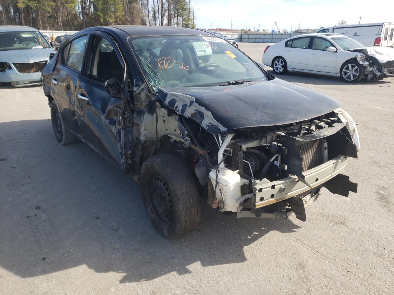 NISSAN VERSA S 2015 with VIN 3N1CN7AP8FL813636 - Photo from auction