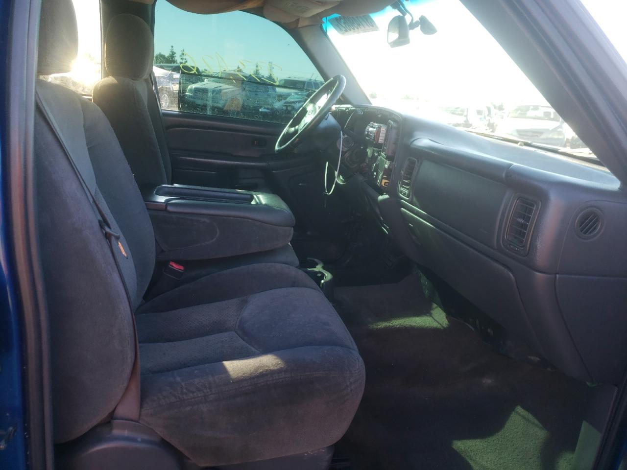 Photo 5 from auction – 2003 CHEVROLET SILVERADO with VIN 2GCEC19T631198172