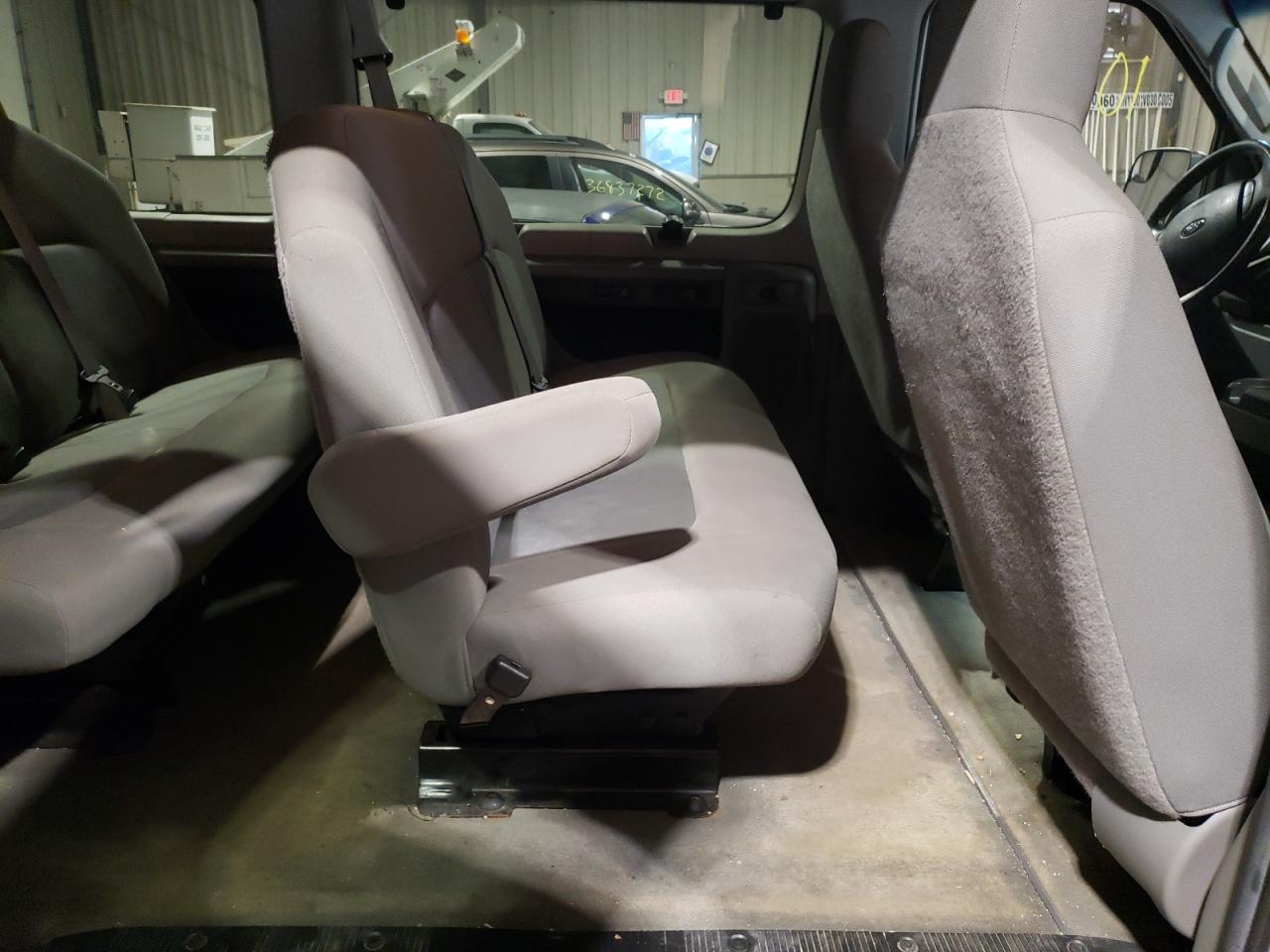 Photo 6 from auction – 2014 FORD ECONOLINE with VIN 1FBNE3BL9EDA32384