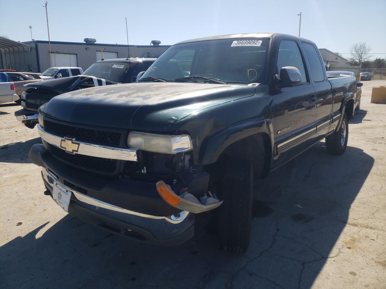 Photo 2 from auction – 2002 CHEVROLET SILVERADO with VIN 1GCHK29U32E133288