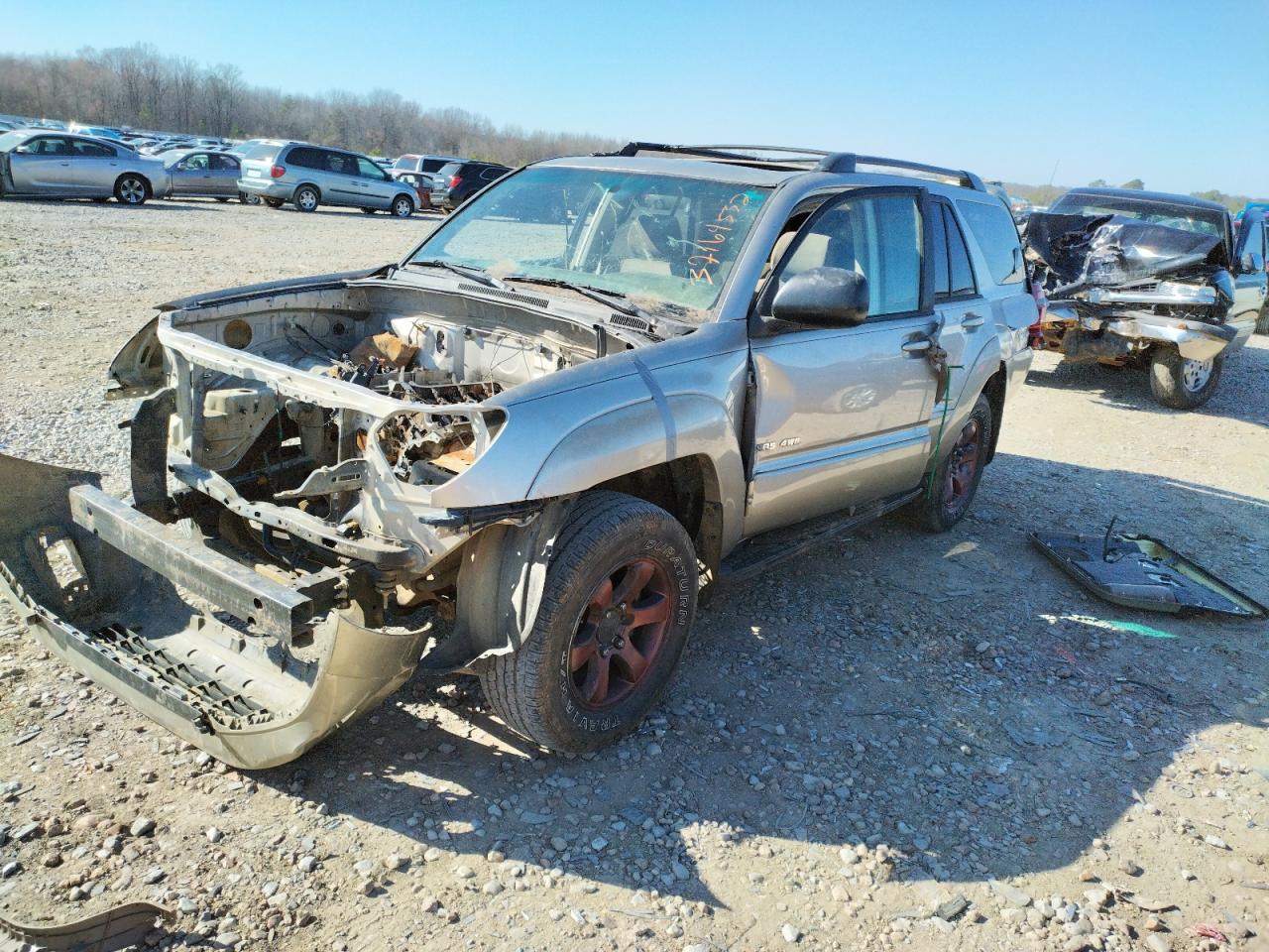 Photo 2 from auction – 2003 TOYOTA 4RUNNER SR with VIN JTEBU14RX30014290