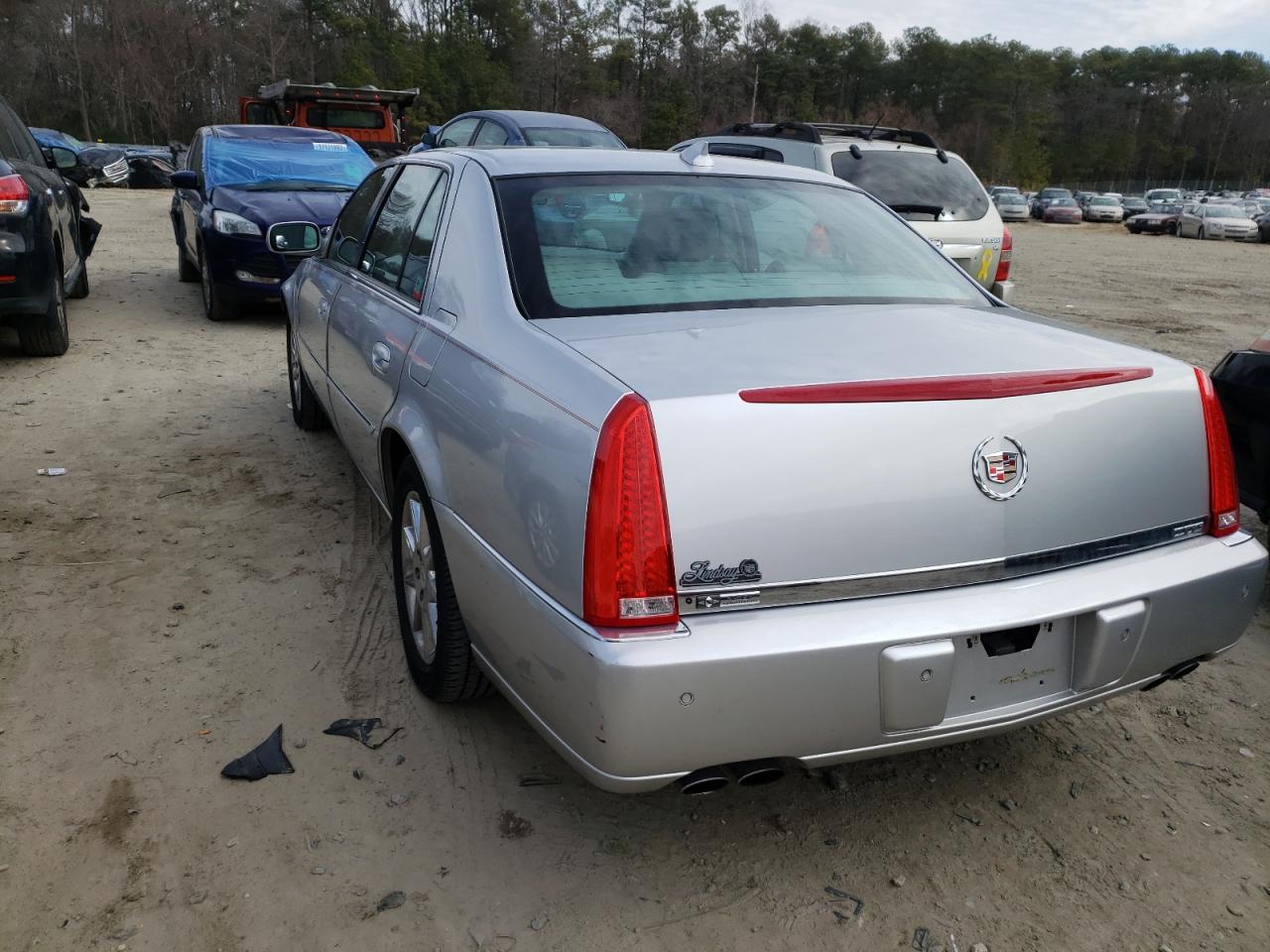 Photo 3 from auction – 2011 CADILLAC DTS LUXURY with VIN 1G6KD5E65BU127767