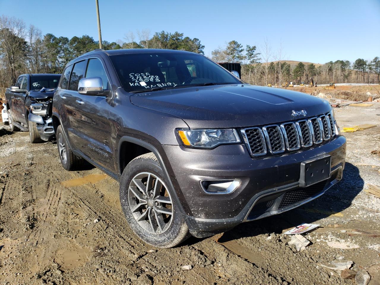 JEEP GRAND CHER 2018 with VIN 1C4RJFBG4JC322206 - Photo from auction