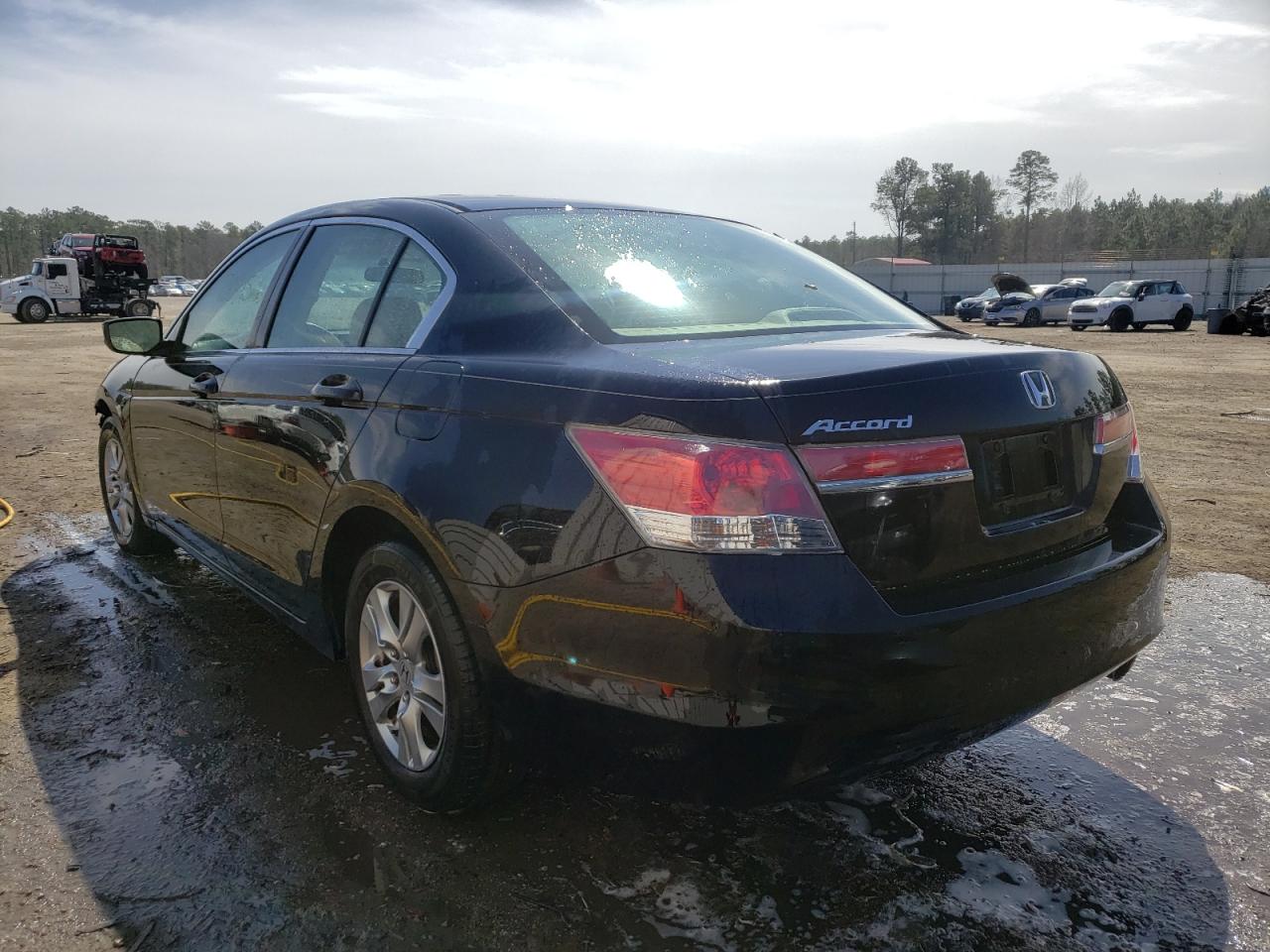 Photo 3 from auction – 2011 HONDA ACCORD LXP with VIN 1HGCP2F44BA070887