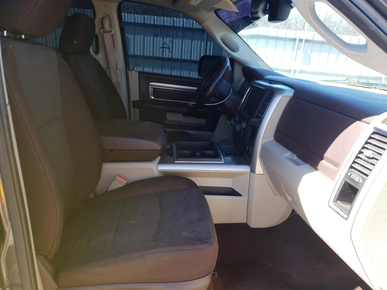Photo 5 from auction – 2015 RAM 1500 SLT with VIN 3C6RR7LT7FG641640
