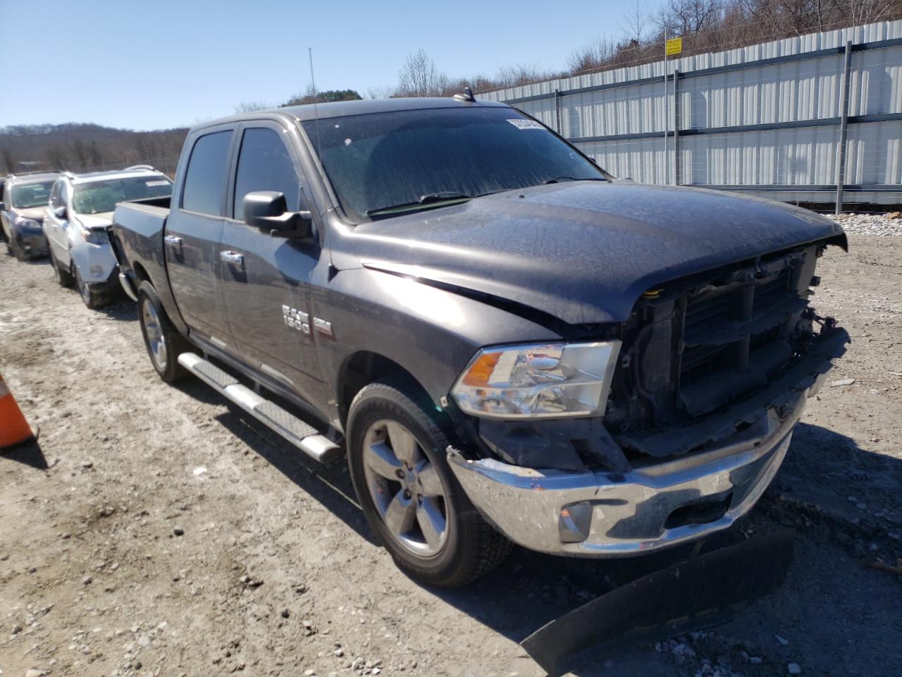 RAM 1500 SLT 2015 with VIN 3C6RR7LT7FG641640 - Photo from auction