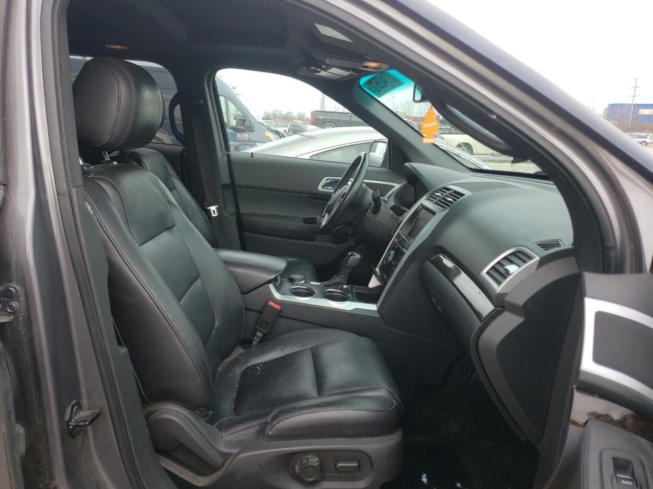 صورة رقم 5 من المزاد - 2013 FORD EXPLORER L مع VIN 1FM5K8F80DGC13096