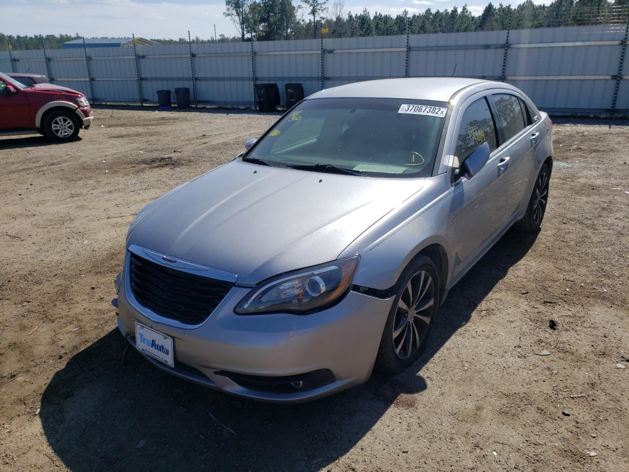 Photo 2 from auction – 2014 CHRYSLER 200 TOURIN with VIN 1C3CCBBG2EN145758