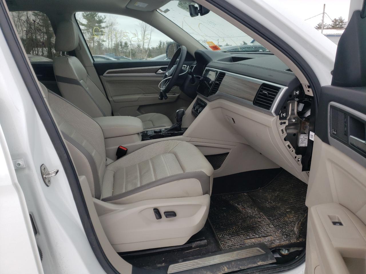 Photo 5 from auction – 2021 VOLKSWAGEN ATLAS SEL with VIN 1V2TR2CA5MC542961