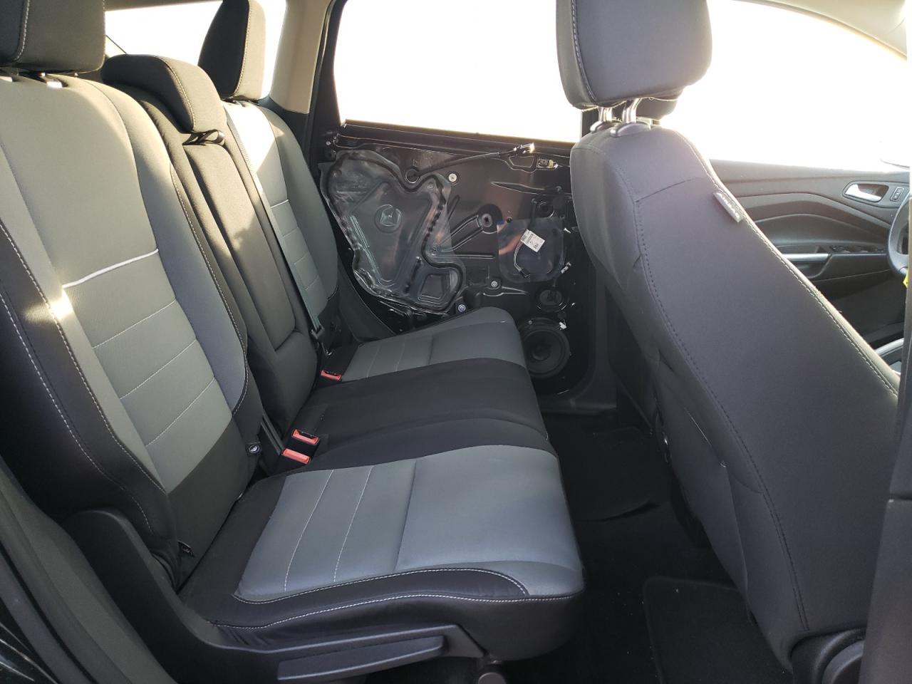 Photo 6 from auction – 2015 FORD ESCAPE SE with VIN 1FMCU9G90FUB64730