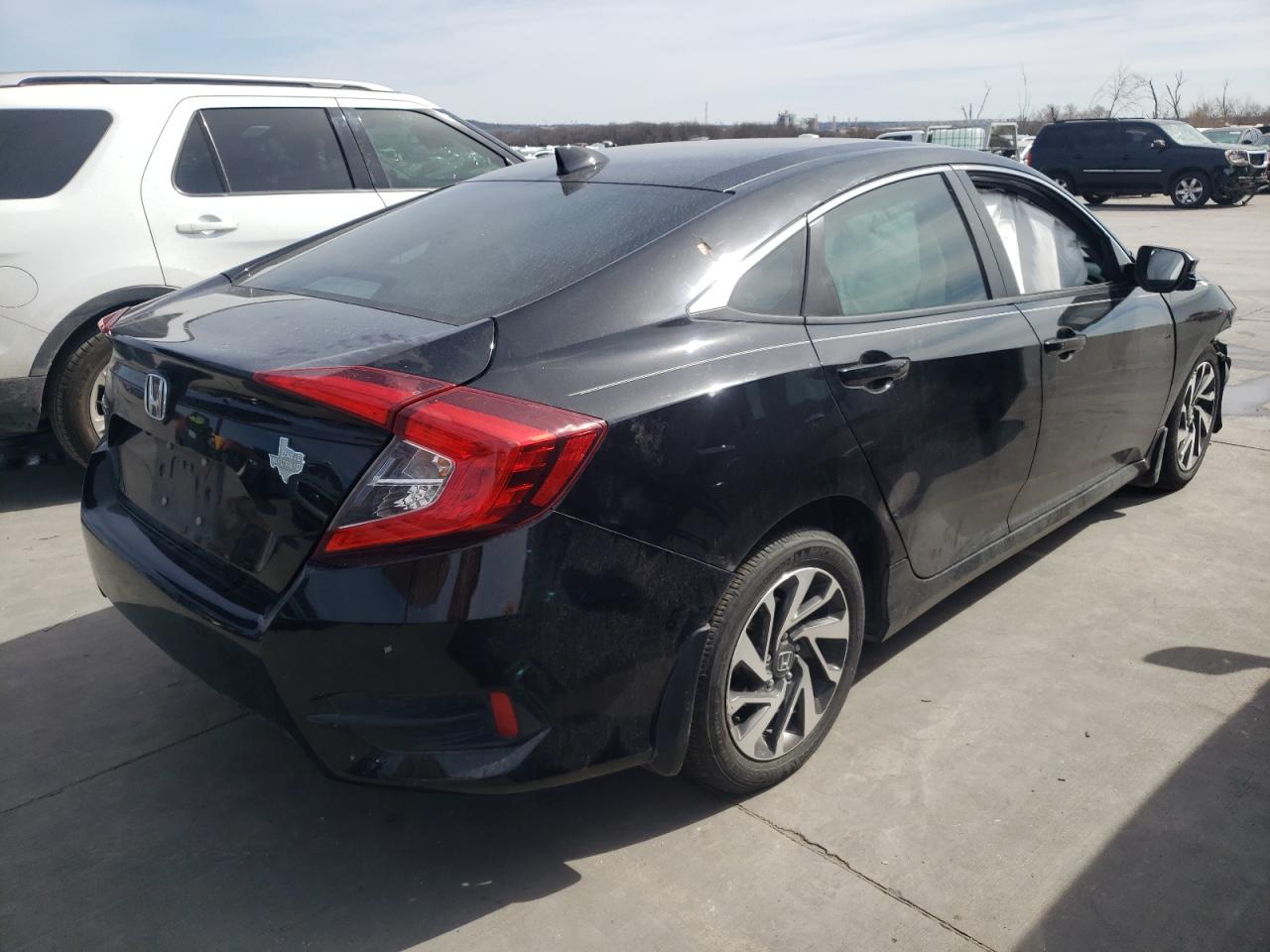 Photo 4 from auction – 2017 HONDA CIVIC EX with VIN 19XFC2F75HE067827