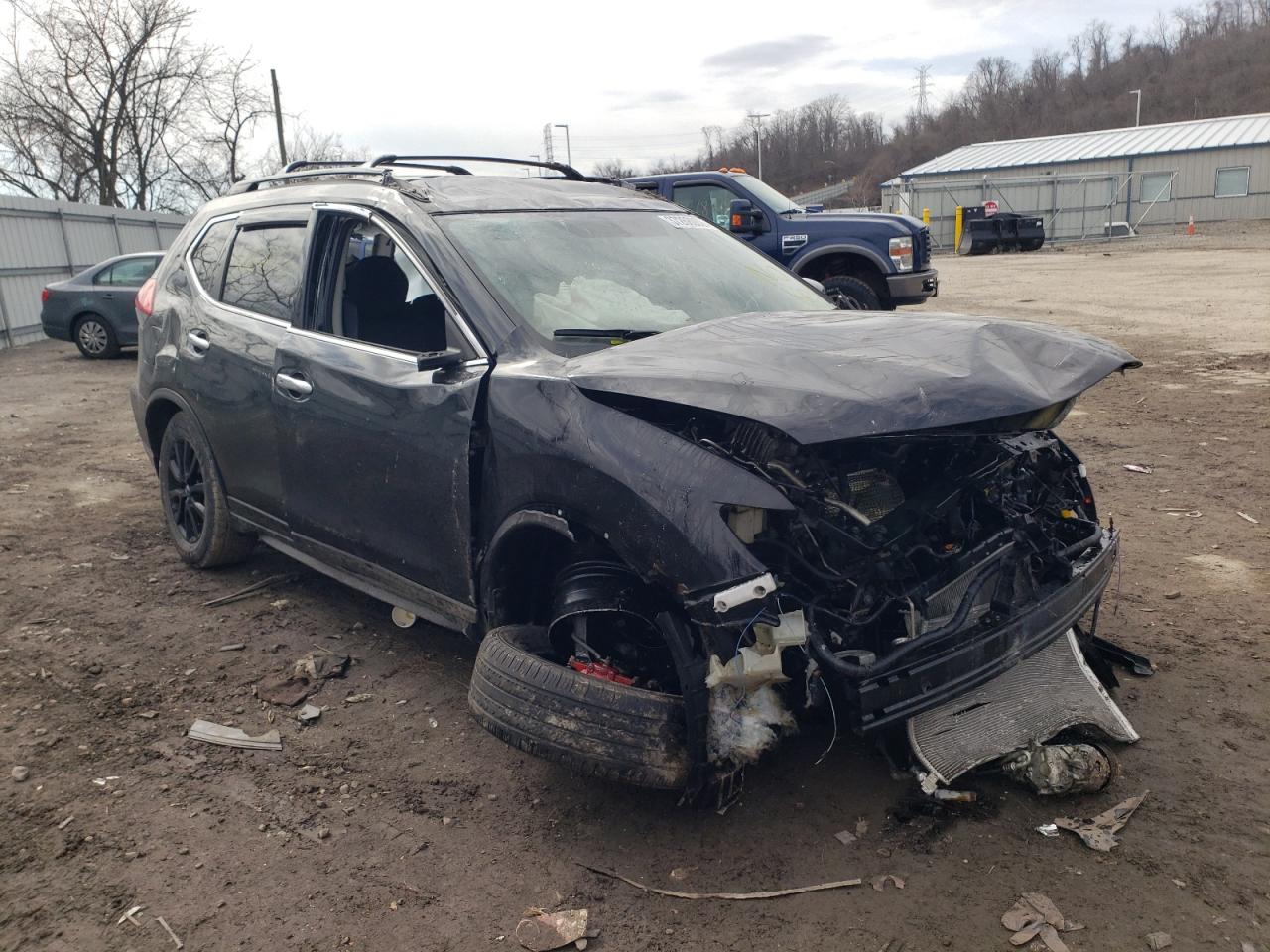 NISSAN ROGUE SV 2017 with VIN 5N1AT2MV4HC823694 - Photo from auction
