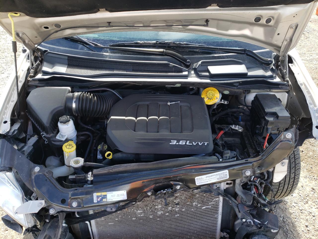 Photo 7 from auction – 2015 CHRYSLER TOWN & COU with VIN 2C4RC1AG8FR677179