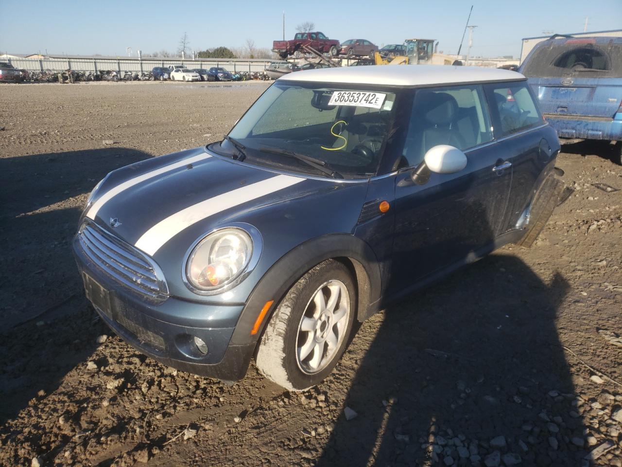 Photo 2 from auction – 2009 MINI COOPER with VIN WMWMF33589TW79212